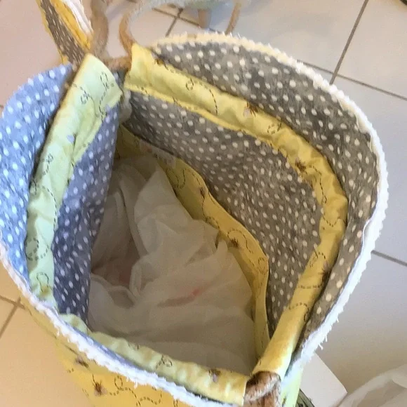 Quilted Rope Drawstring Cat Backpack - Picture 4 of 7